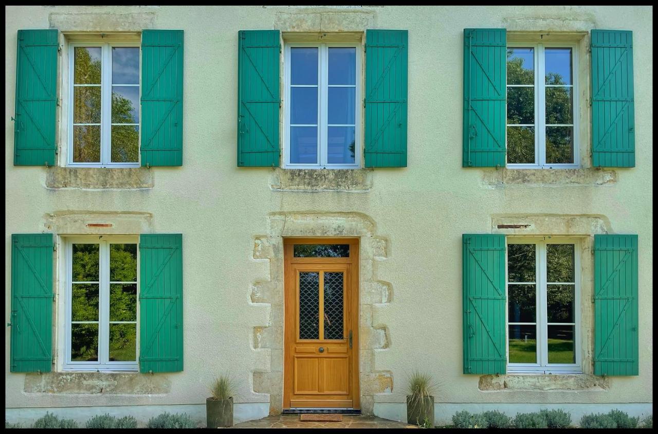 Les Maisons Du Bonheur Bed & Breakfast Château-Garnier Exterior foto